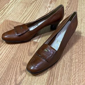 Vintage Ferragamo Loafer Pumps / Heels w/ Fringe Leather — Narrow Width